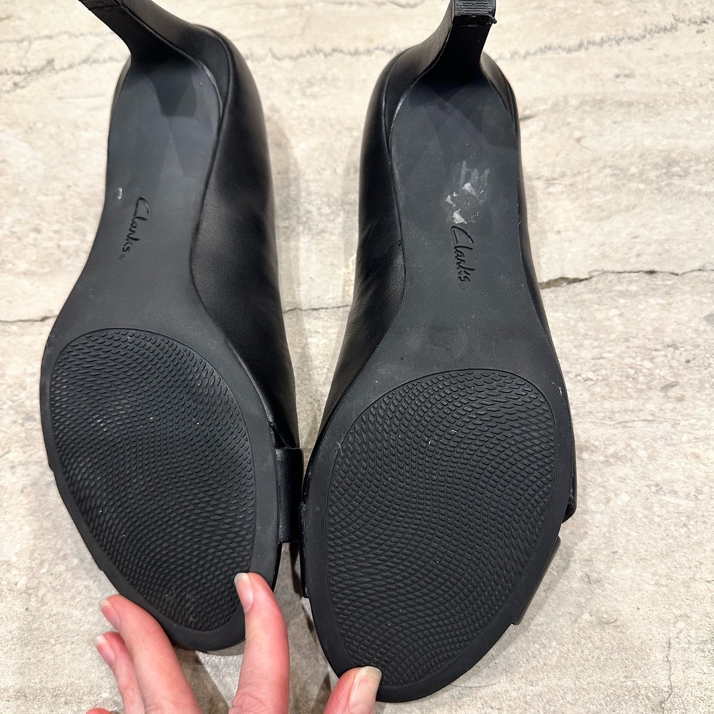 Clark’s leather open toe pumps. 11W
